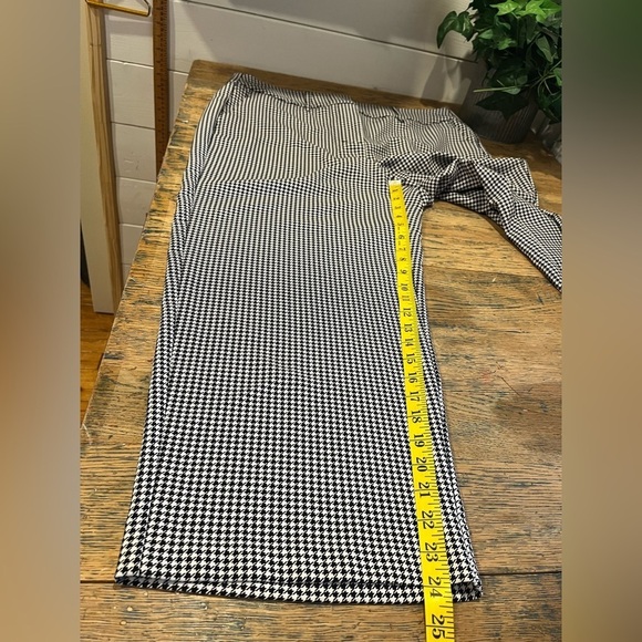 ADDITION ELLE cropped houndstooth pants, size 16. - Picture 4 of 9